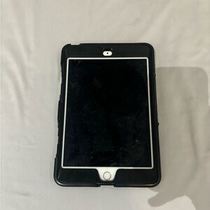 IPAD MINI 4 - Great condition